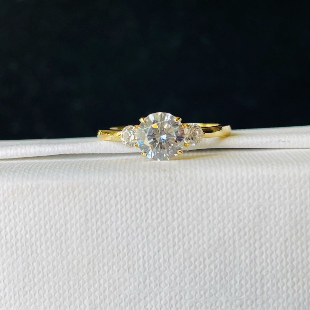 Yellow Gold Three Stone Promise RING 7 - Picture 2 of 6